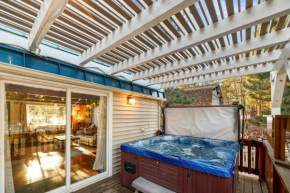 Hillcrest HappyNest - Hot tub, fire pit, gas grill Big Bear Lake